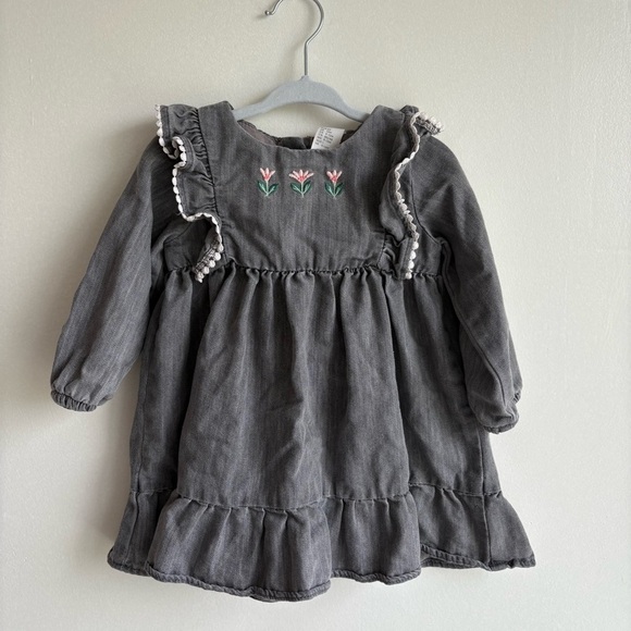 H&M Baby Girls Light Grey Embroidered Flowers Ruffle Long Sleeve Dress 9-12M - Picture 3 of 6